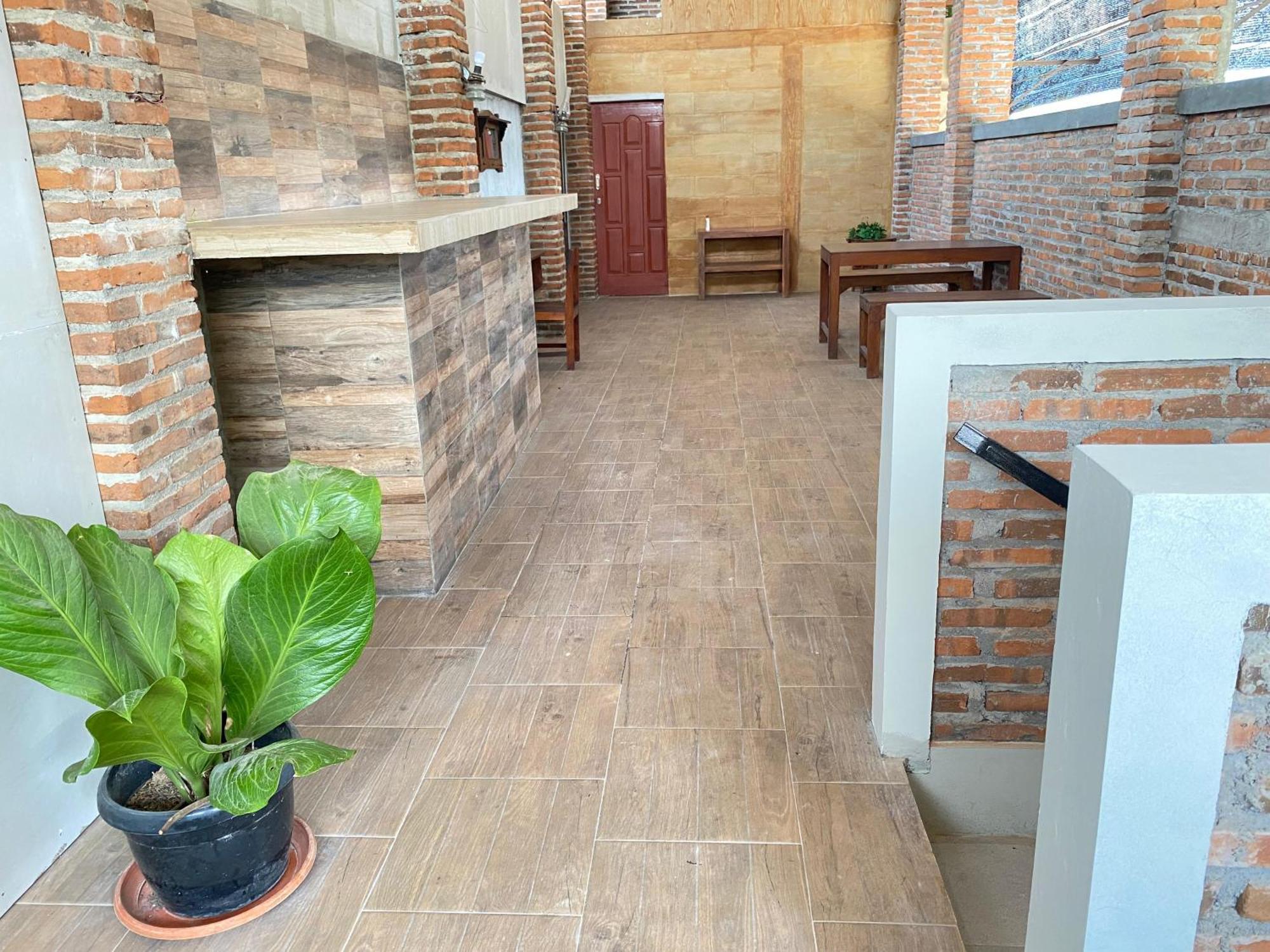 Ada Homestay Magelang Esterno foto