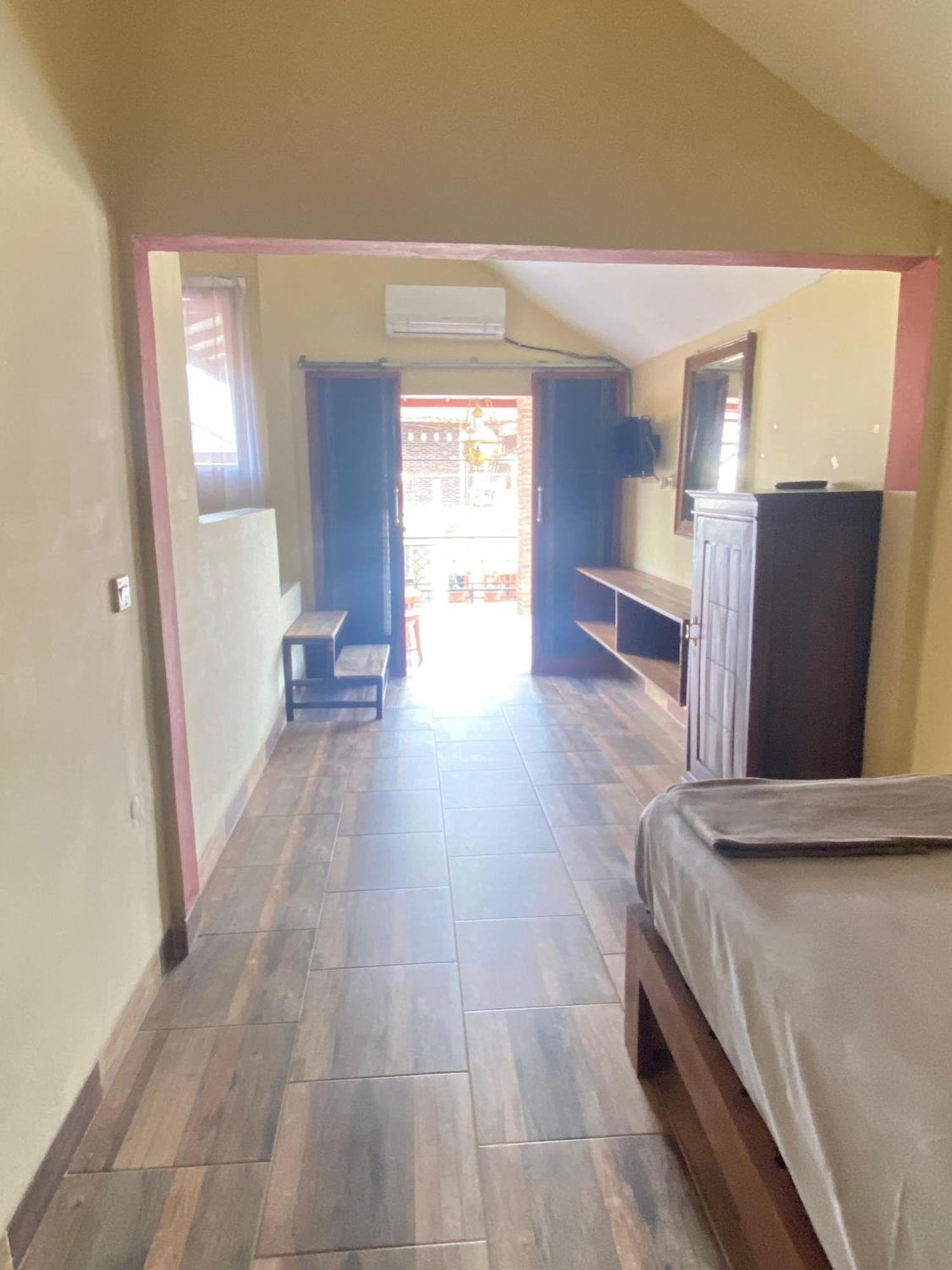 Ada Homestay Magelang Esterno foto