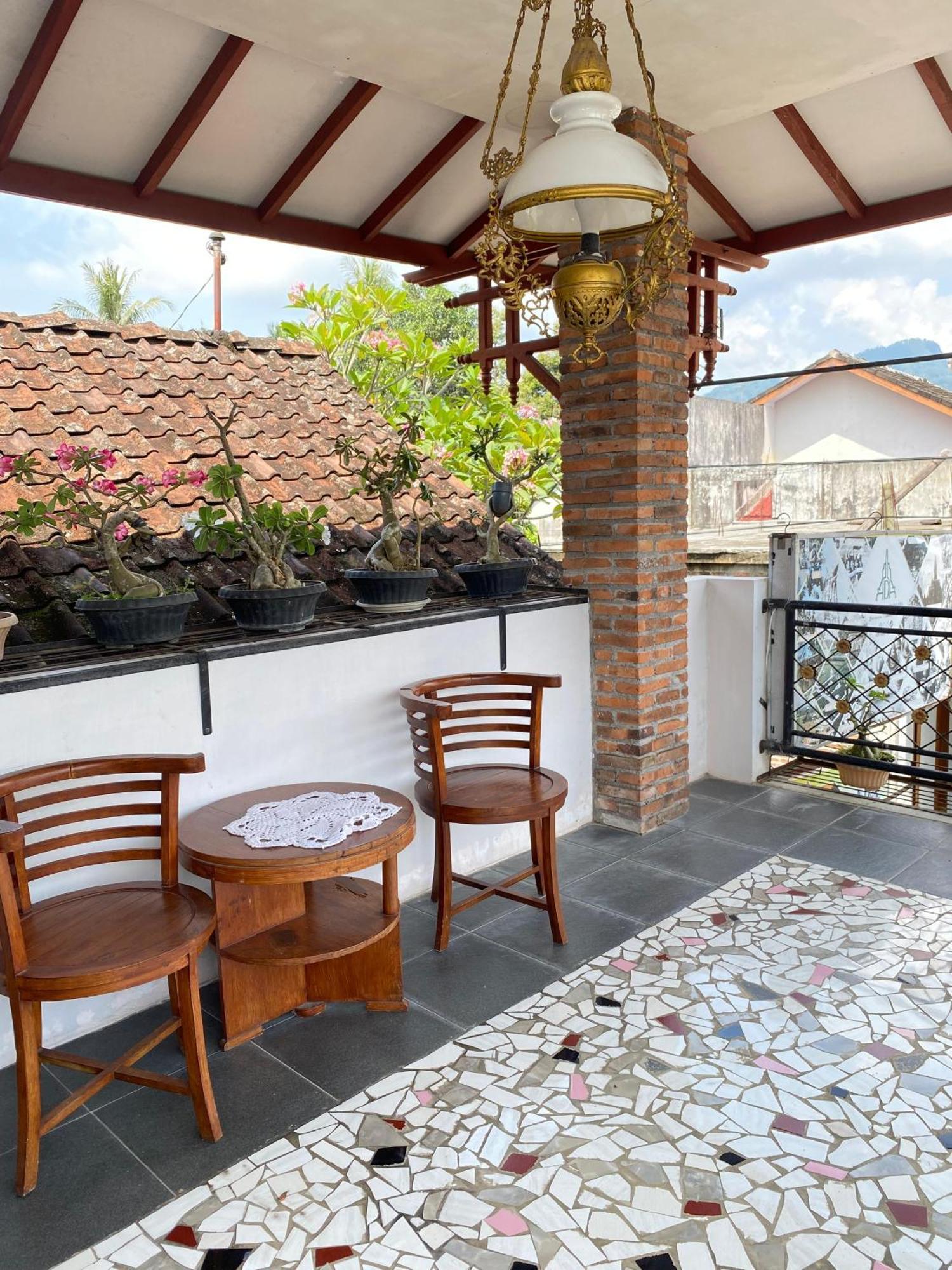 Ada Homestay Magelang Esterno foto