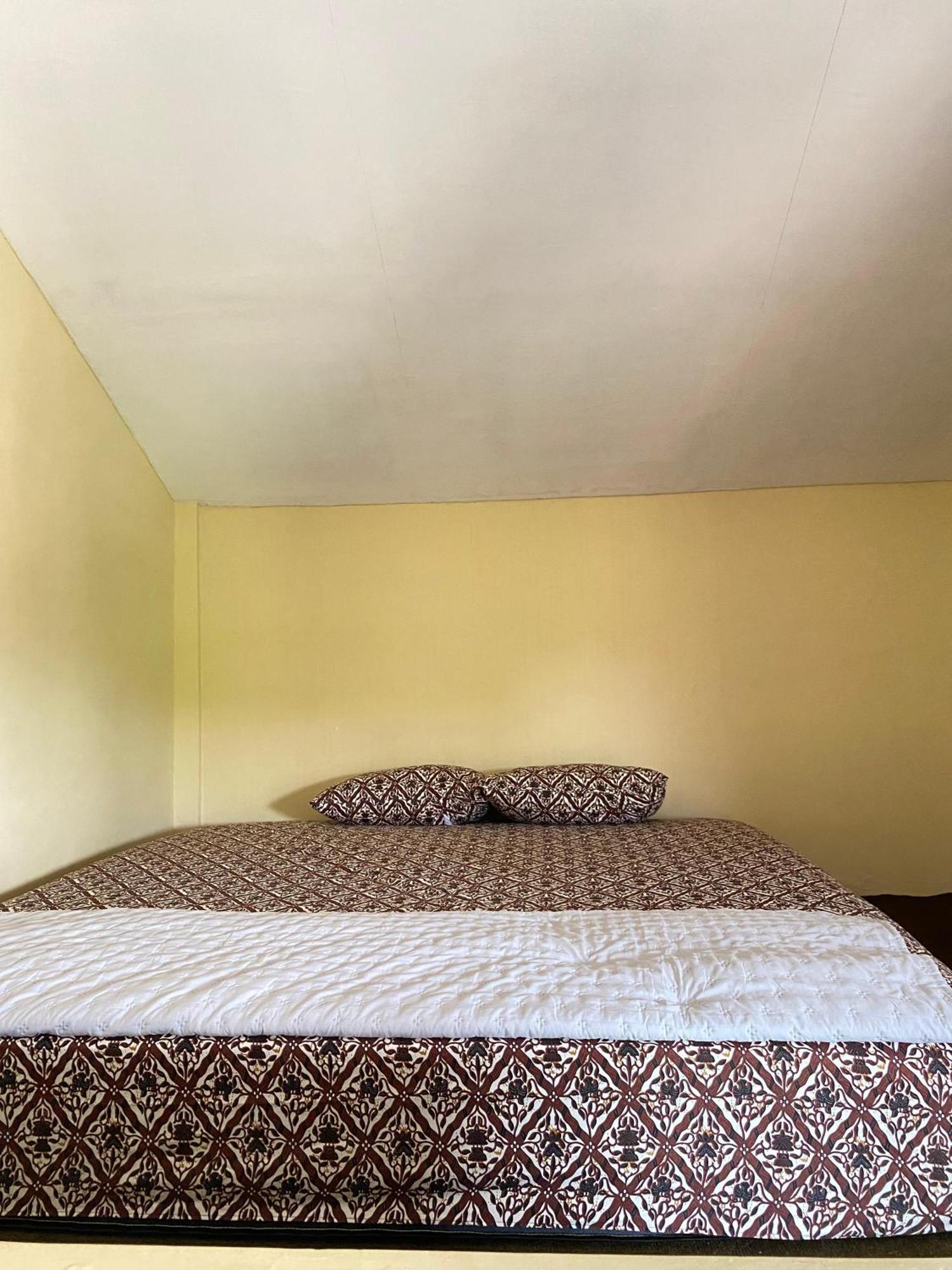 Ada Homestay Magelang Esterno foto
